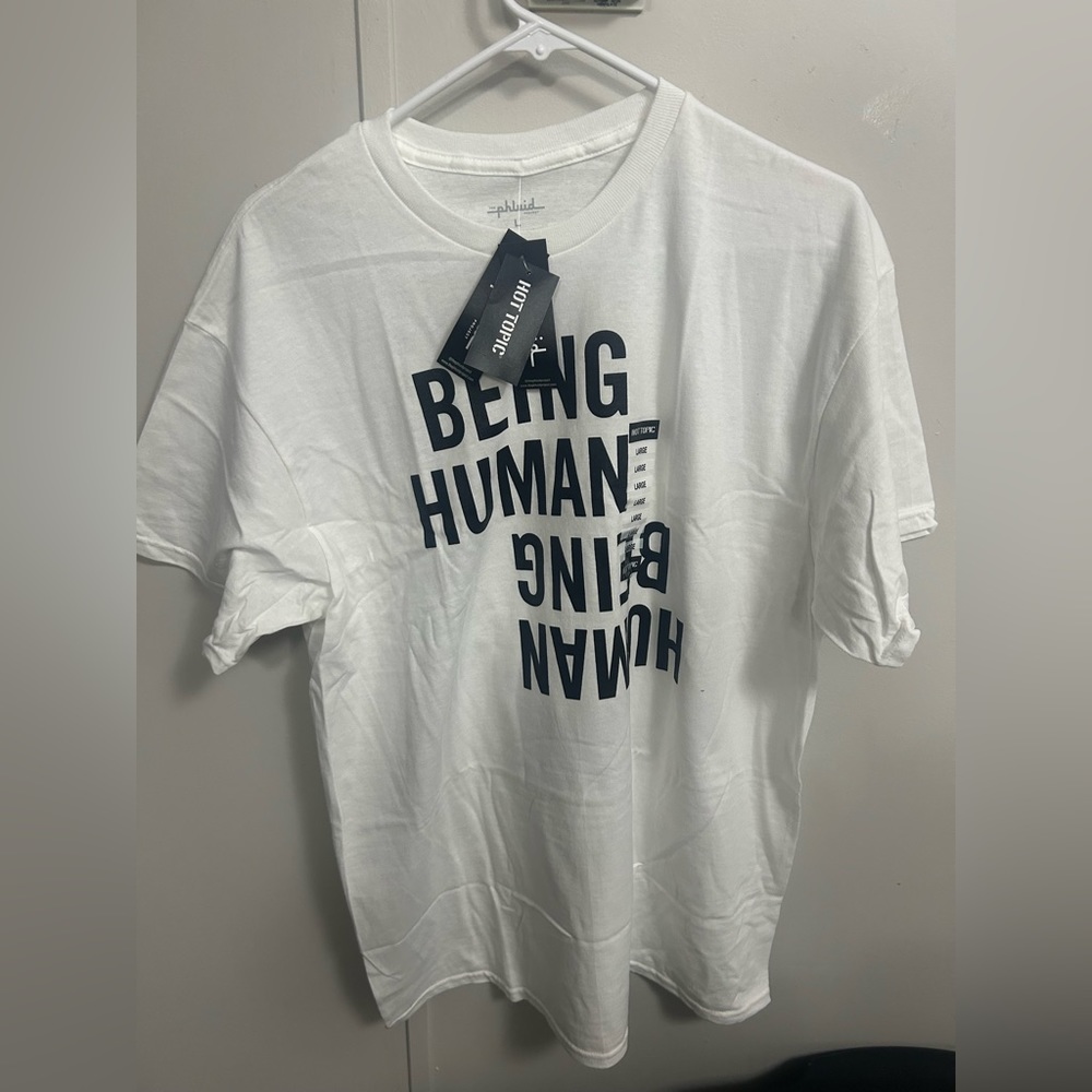 Hot Topics T shirt sold out online New with tags